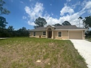 Building Photo - 611 Avalon Ln