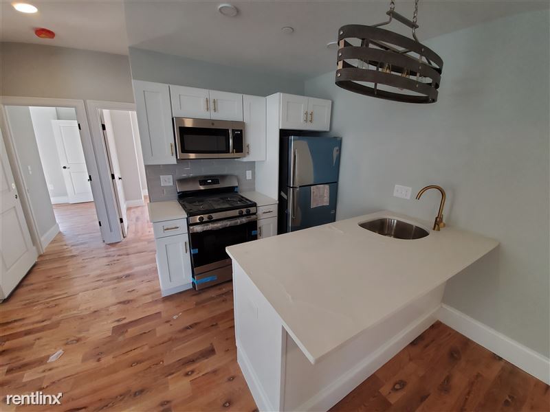 4 br, 2 bath - 224 Lexington St #2AA! - 4 br, 2 bath  - 224 Lexington St #2AA!