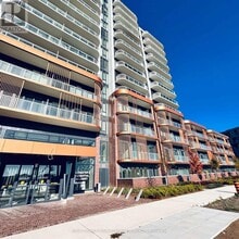 Building Photo - 220 Missinnihe Way