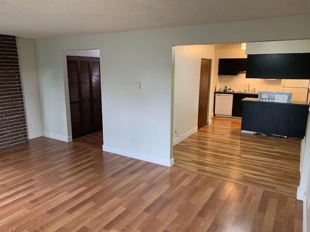 sala de estar/comedor - 8746 NE Glisan St