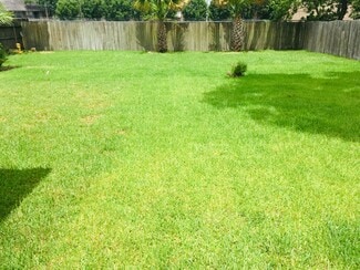 Building Photo - 150 WHITE CEDAR ST.