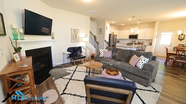 Foto del edificio - 291 White Oak Ridge Dr