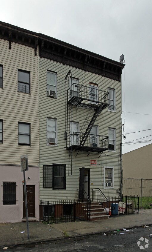 Foto del edificio - 230 Pine St