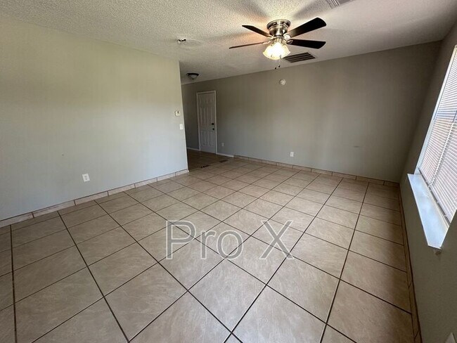 Foto del edificio - 3401 SW Landau Ct