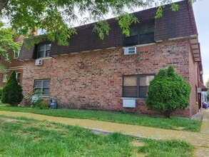 Building Photo - 313 Elgin Ave