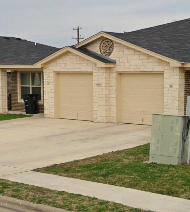 Foto del edificio - 4304 Ivory Ln