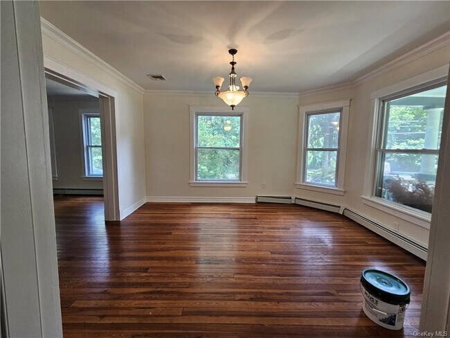 Building Photo - 665 NY-32
