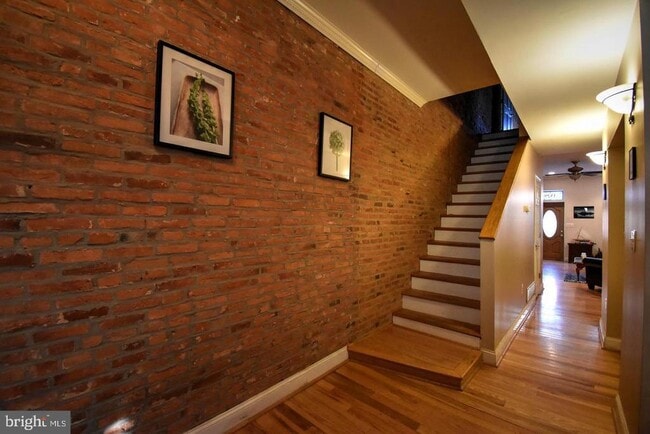 Building Photo - 1529 S Charles St
