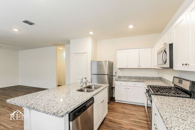 Foto del edificio - 5014 Dawn Break