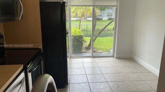 Foto del edificio - 7940 NW 6th St