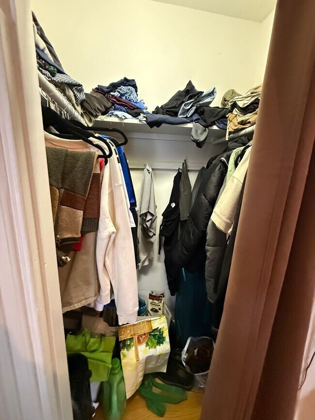 Photo - Great 5Br/2Bth apartment. Walk to Green Line, only few stops to BU!