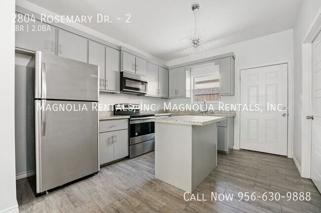 Foto del edificio - 2804 Rosemary Dr