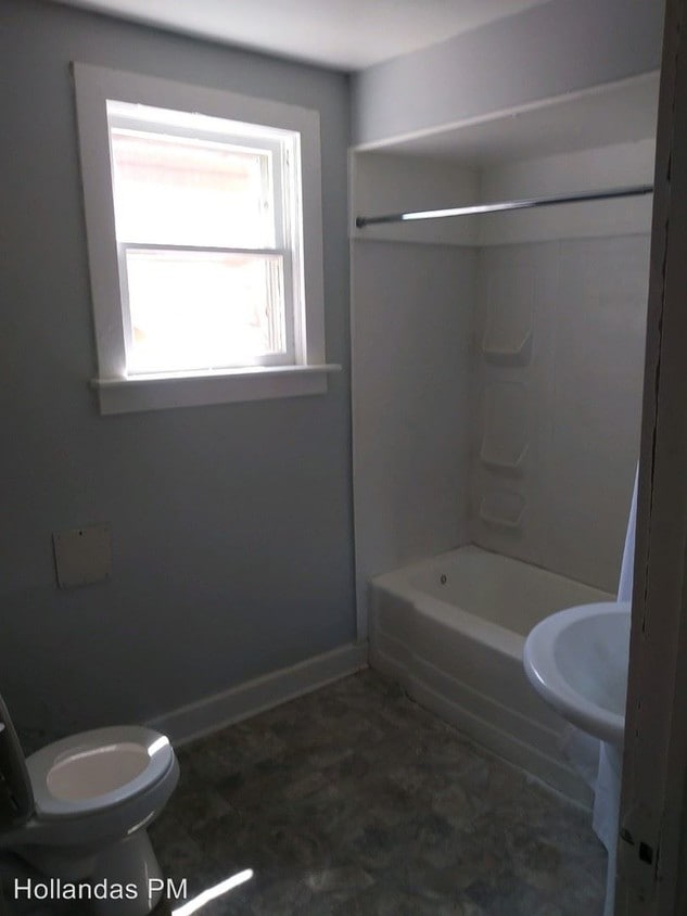 Building Photo - 2 br, 1 bath Apartment - 1236 Spring St