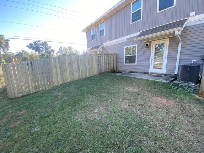 Building Photo - 6004 Royal Port Court