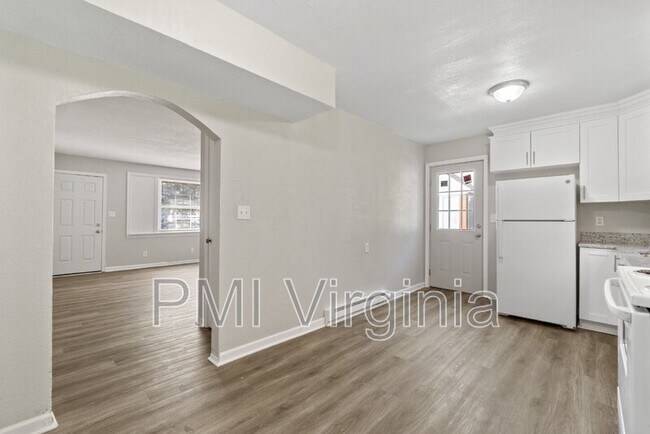 Foto del edificio - 5368 E Princess Anne Rd