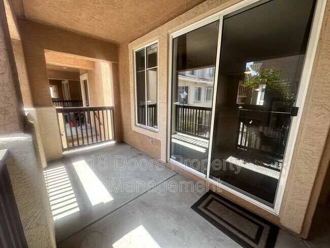 Building Photo - 926 Camino De La Reina