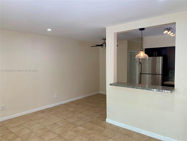 Foto del edificio - 521 NE 62nd St