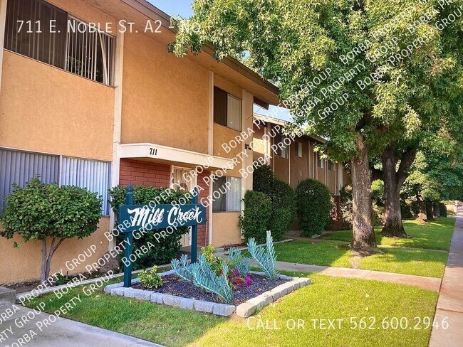 Building Photo - ***Lovely 2 Bed / 1 Bath With On Site Laun...