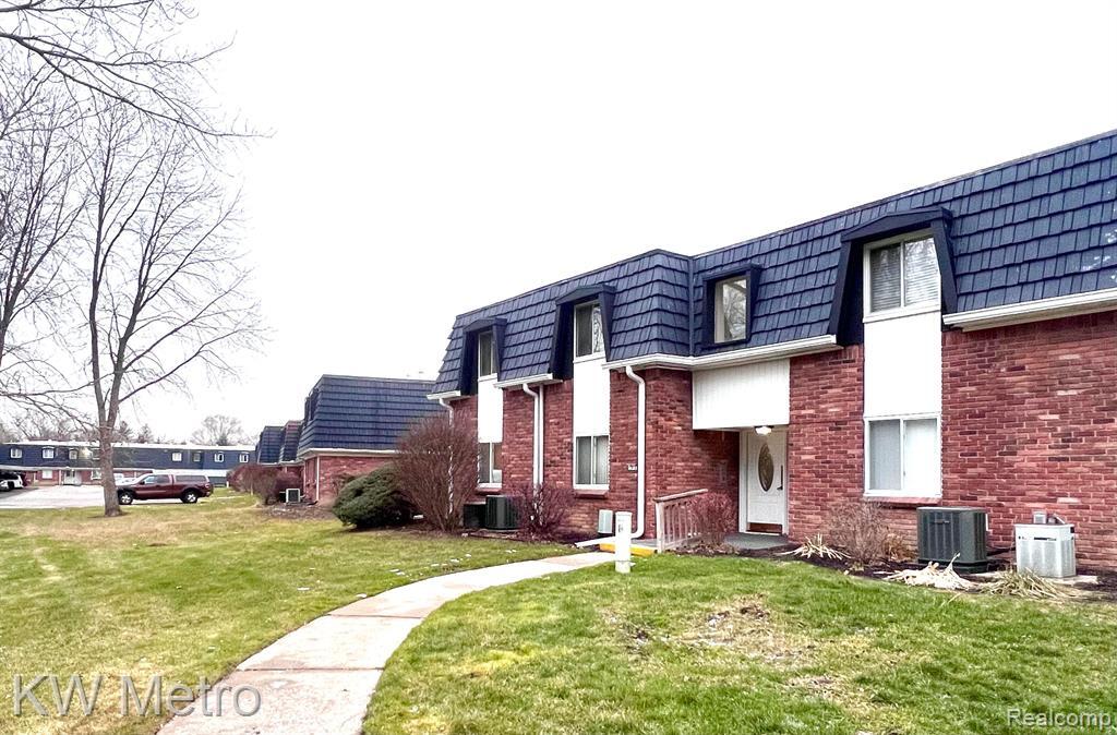 1816 Colonial Village Way Unit 3, Waterford Township, MI 48328 Condo