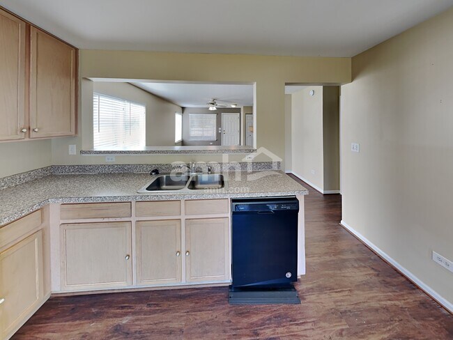 Building Photo - 2462 Mayfield Ct