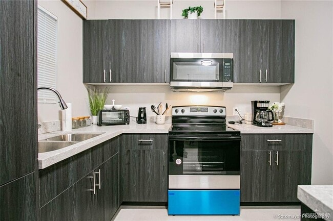 Foto del edificio - 15 Swallow Ave