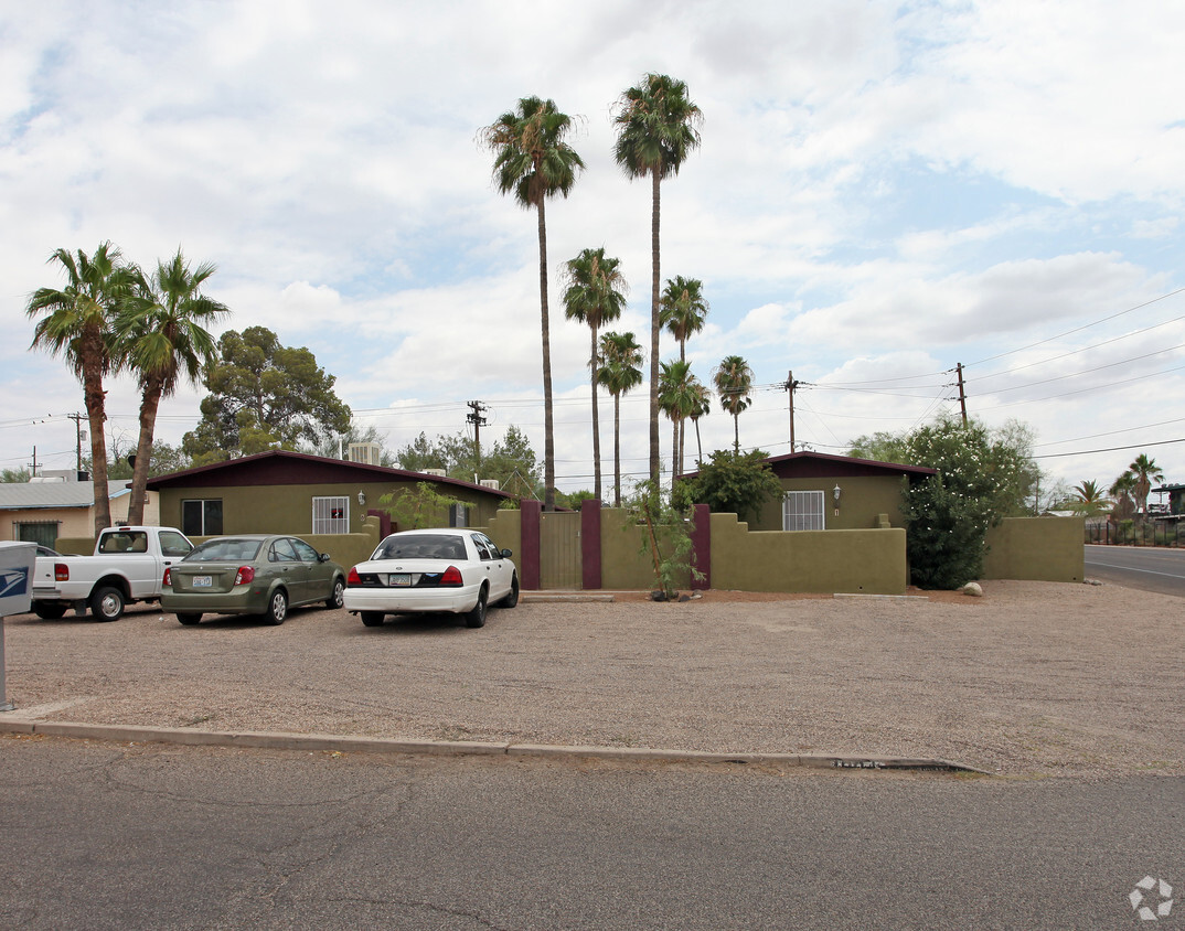 Primary Photo - 1004 E Copper St