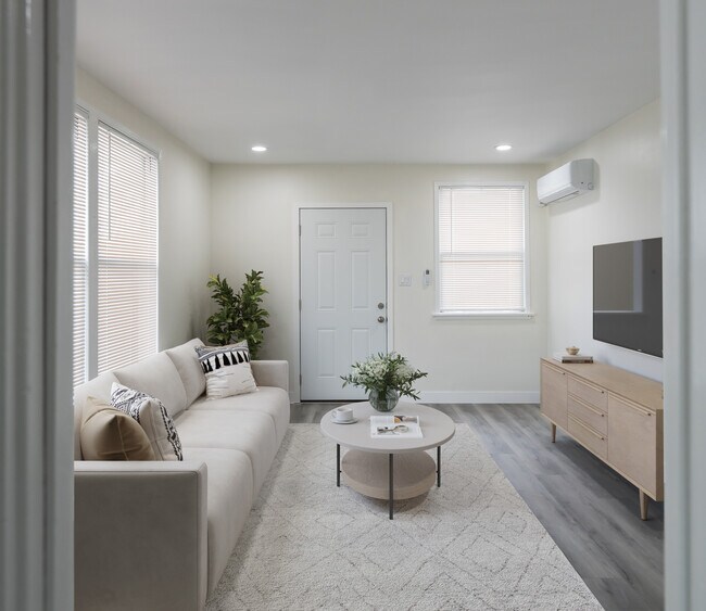 Building Photo - 1719 Cabrillo Ave