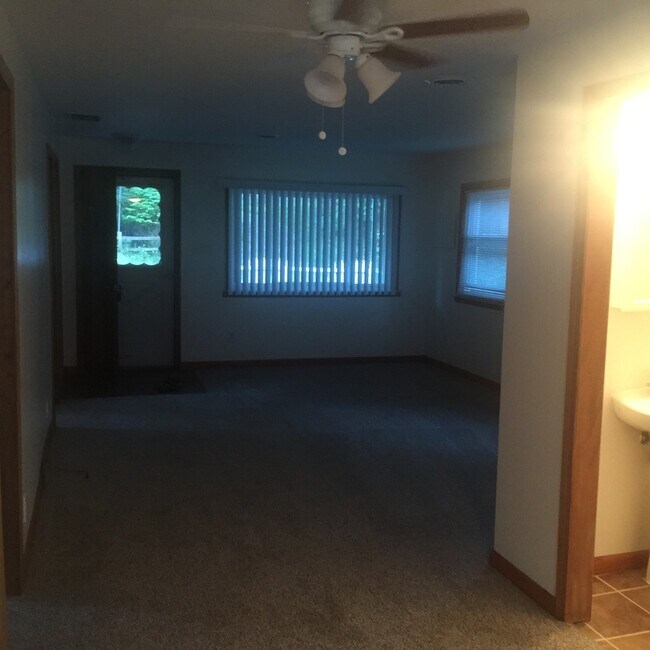 Foto del edificio - Nice 2 bedroom ranch with lake access