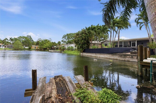 Foto del edificio - 4512 SW 27th Terrace