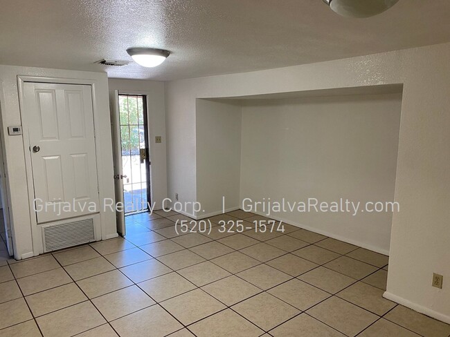 Photo - 2442 S Edmondson Ave Apartment