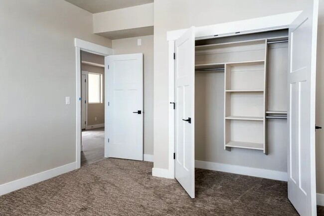 Foto del interior - TreeTop Haven Court Apartments