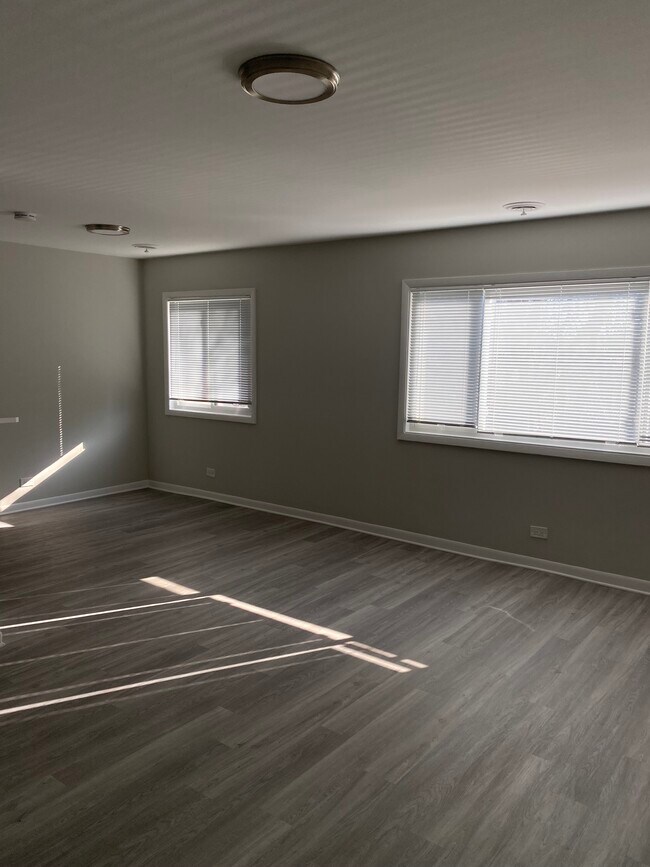 Foto del edificio - 1146 W Morse Ave