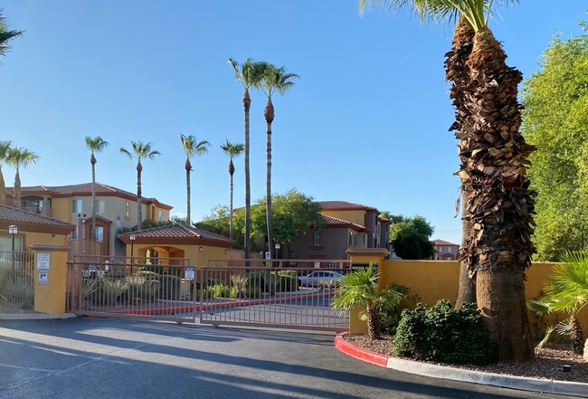 La Serena at Toscana Apartments - Phoenix, AZ | Apartments.com