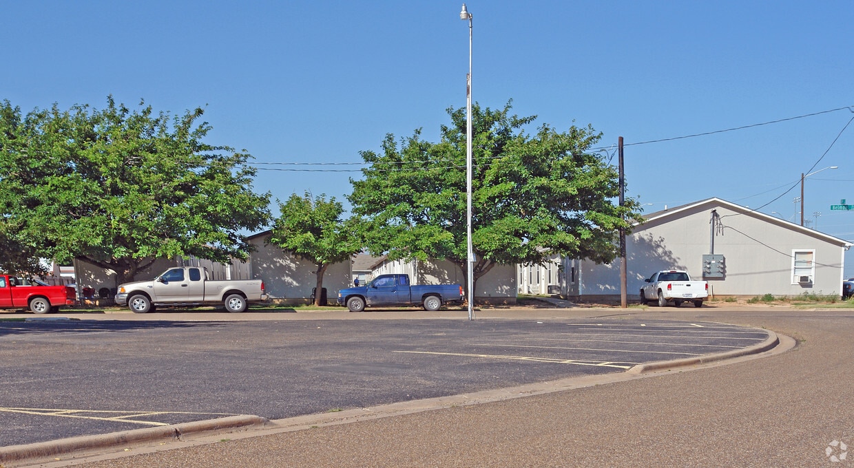 Building Photo - Foxhole Apartments