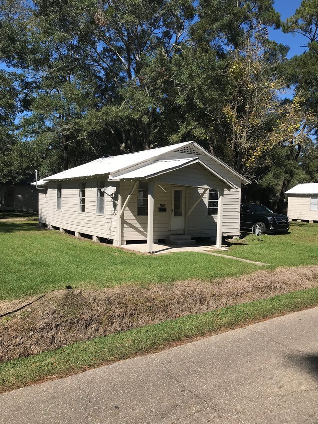 1101 N Tyler St, Covington, LA 70433 House for Rent in Covington, LA