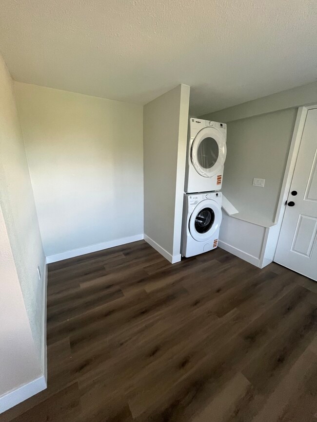 Building Photo - 40 La Encinal