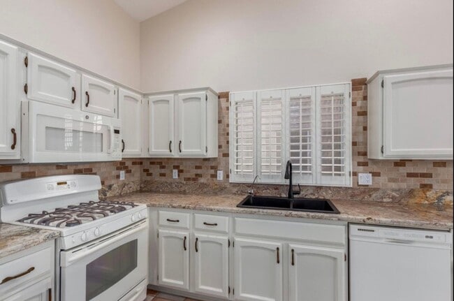 Foto del edificio - 15089 W Verde Ln