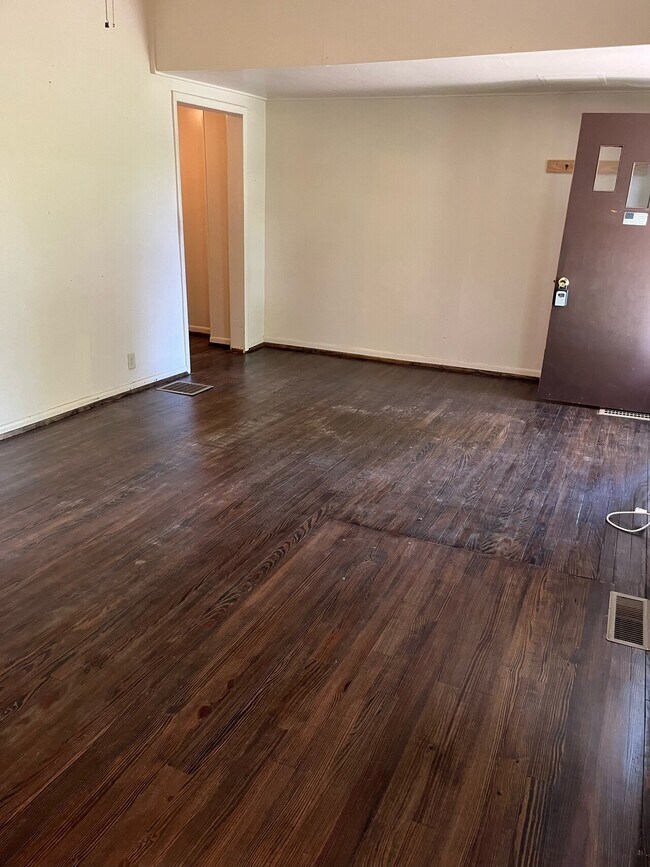 923 E Ft Wayne St Unit 1, Warsaw, IN 46580 Condo for Rent in Warsaw, IN