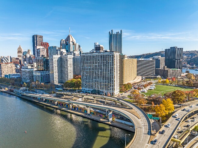 Foto del edificio - 320 Fort Duquesne Blvd