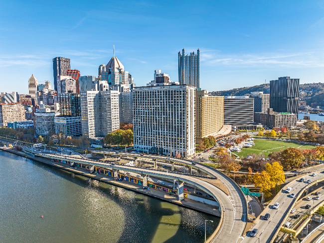 Building Photo - 320 Fort Duquesne Blvd