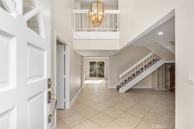 Building Photo - 2 Meadowsweet Way