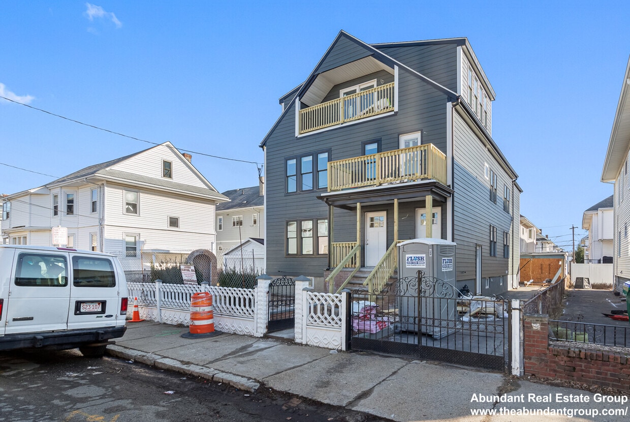 43 Wright Ave Unit 1A, Medford, MA 02155 Condo for Rent in Medford