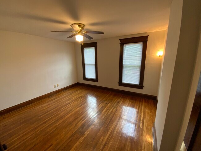 Building Photo - 2663 Indianola Ave