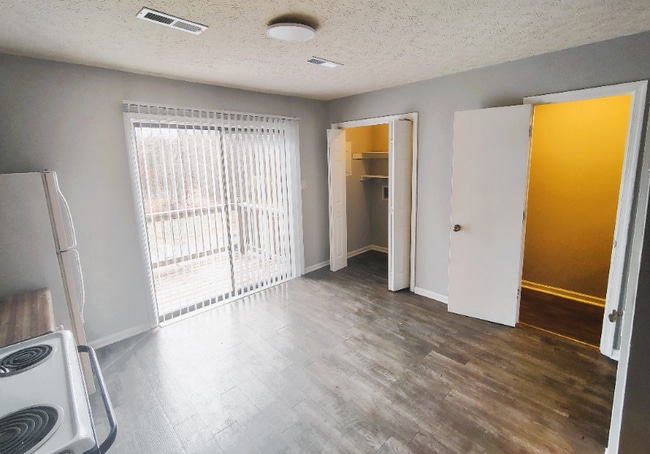 Building Photo - 16 Duiguid Dr