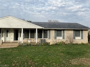 Building Photo - 6644 Ravenwood Ave NW