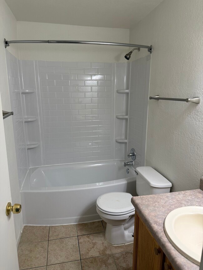 Foto del edificio - 3362 N Cardi Blvd