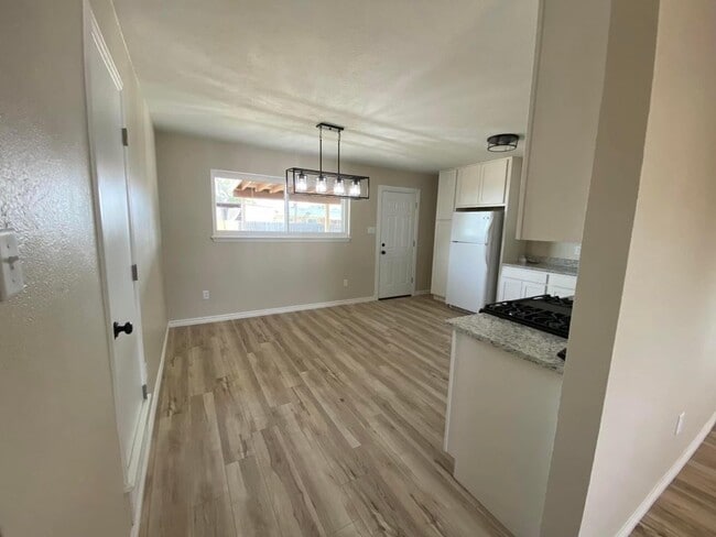 Foto del edificio - 4311 Princeton Ave