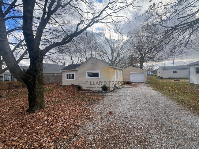 Building Photo - 2 bed/ 1 bath in the Beautiful town of Greenfield!