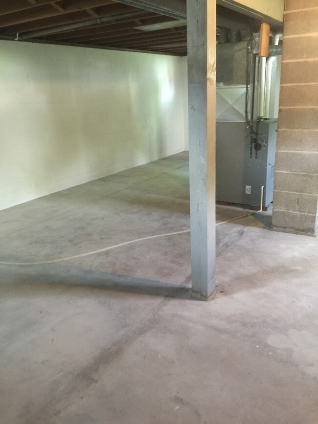 Building Photo - 2 Bed 1 Bath House in Solon