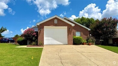 Building Photo - 3024 Ivy Chase Loop